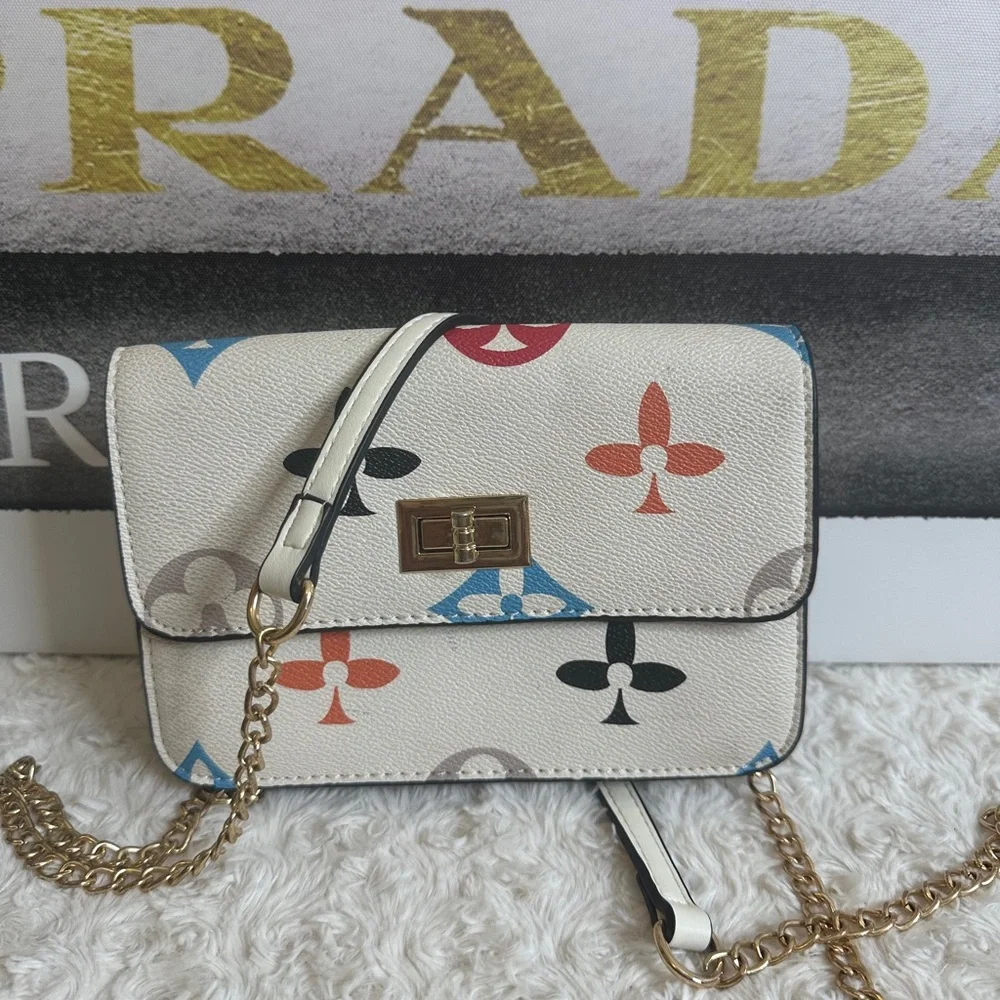Stylish Cream Designer inspired Crossbody Bag - Picture 1 of 7